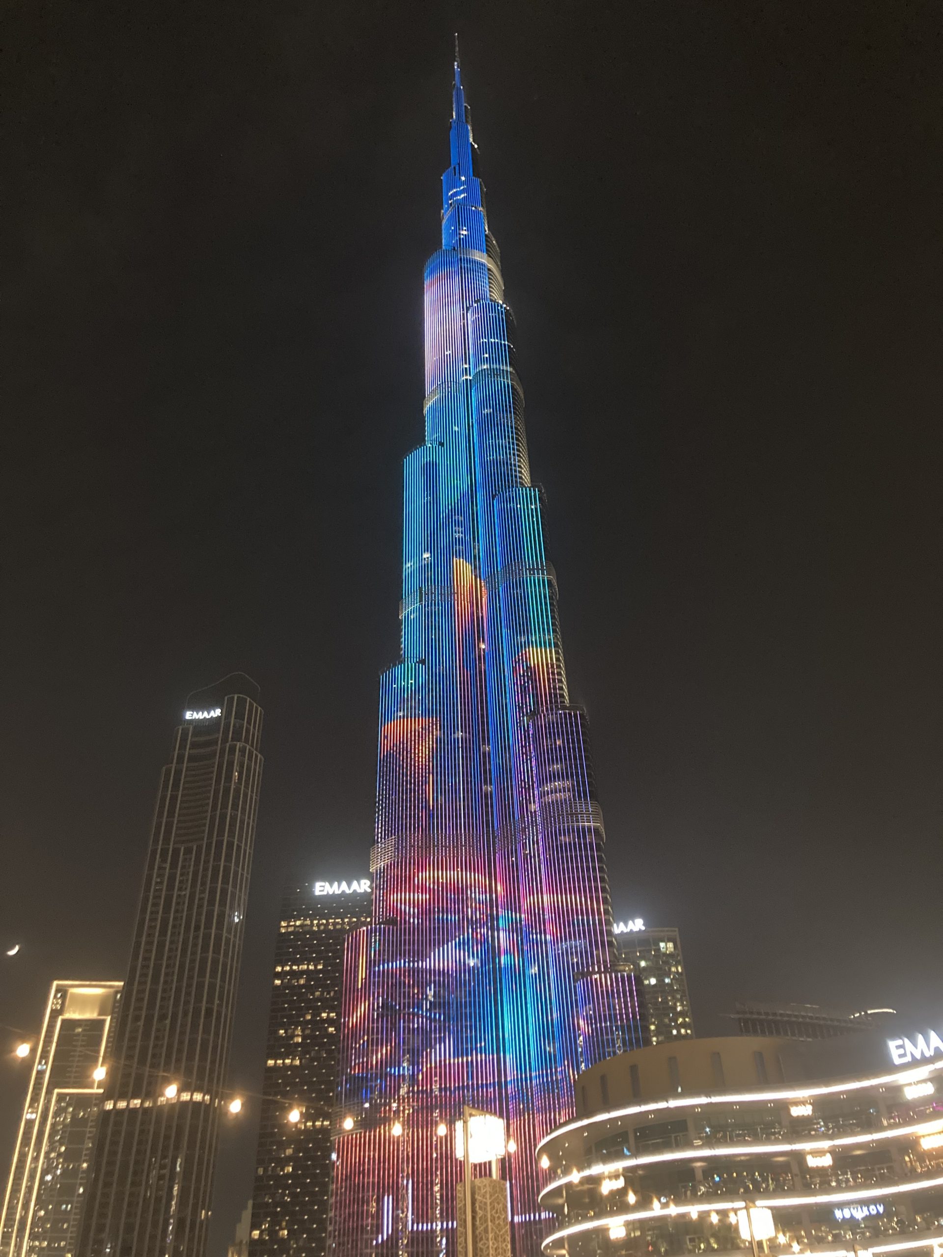 Burj Khalifa   Gigant im Wind